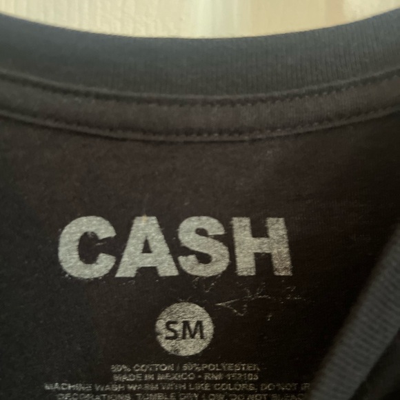 Johnny Cash Man In Black Broken Guitar Official Merchandise T-shirt Men’s Small - Picture 2 of 6